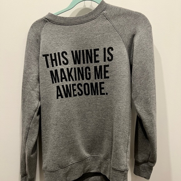 Brunette the label ‘this wine is making me awesome’ crew - Picture 1 of 1